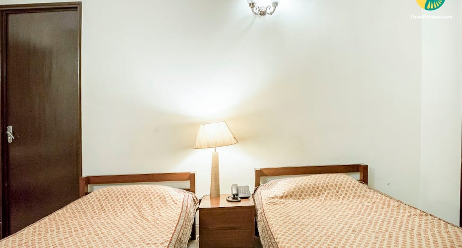 BnB room for 3 in Hauz Khas, New Delhi 3
